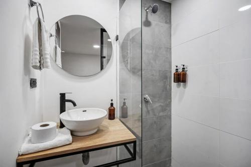 MAKONDO - Large Jacuzzi and AC on Main Provenza St, Medellín (fotografie 5)