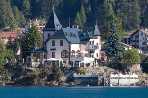 Hotel Schloesschen am See - image 9