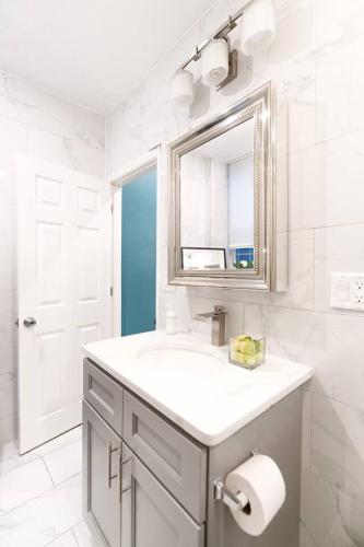 Rittenhouse Square near Kimmel Center 1BD Rittenhouse Square near Kimmel Center 1BD