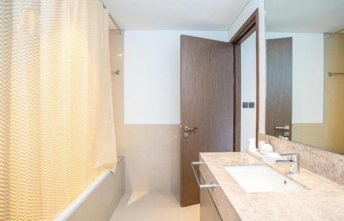 Luxury Apartment ACT One Act Two 7 Min Walk to Burj Khalifa & Dubai Mall, Dubaï (photo 5)