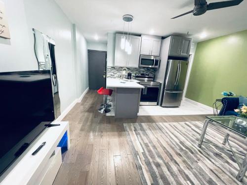 Rittenhouse Square near Kimmel Center 1BD Suite Rittenhouse Square near Kimmel Center 1BD Suite