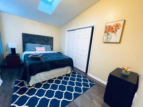 Cozy 1BD Apt - Magic Garden in Center City detail