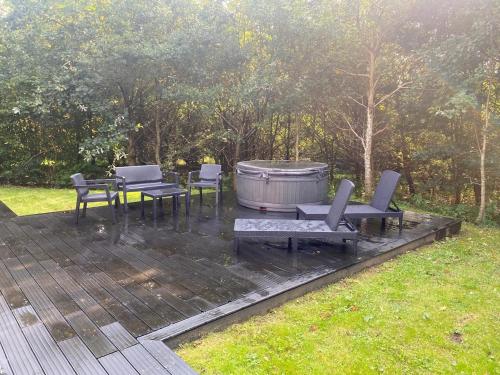 Dārzs, Oak Tree Lodge with Hot Tub near Alton Towers in Croxden