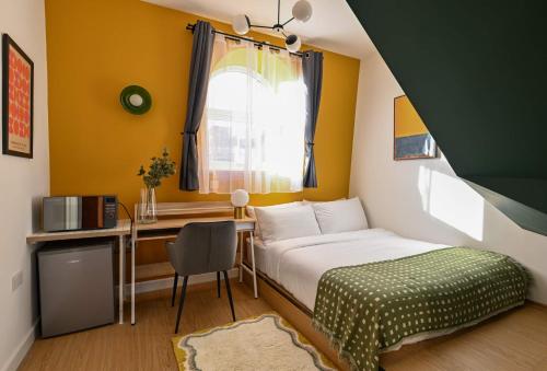 Spacious Ensuite Bedroom Close to Angel & Shoreditch, London