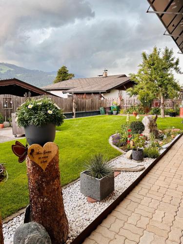 Garden, Appartement Treffhour in Ellmau