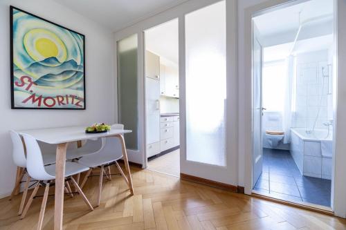 Very spacious studio with balcony - Parkview 2, Curych (fotografie 7)