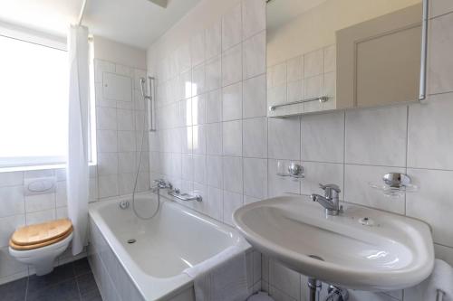 Very spacious studio with balcony - Parkview 2, Curych (fotografie 8)
