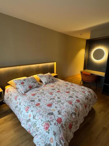 Double Room with Mountain View