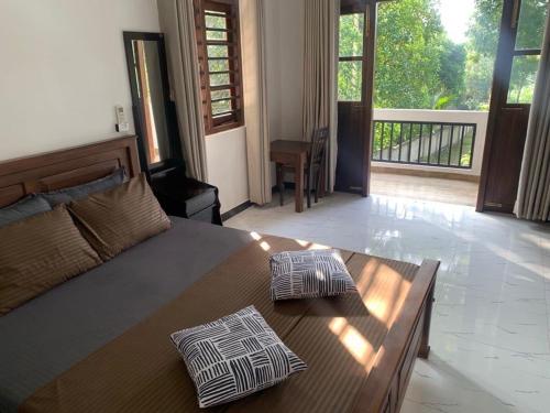 Deluxe Double Room with Balcony and Sea View room in Villa Rukaththana UNAKURUWA
