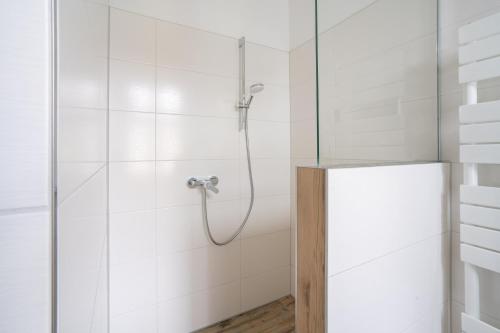 Gustava 30 Gustava 30