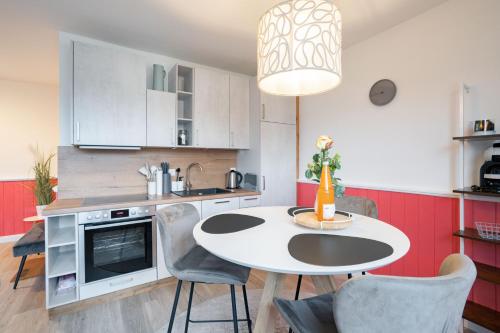 Gustava 30 Gustava 30