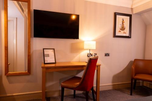 The Greswolde Arms Hotel by Greene King Inns - image 13