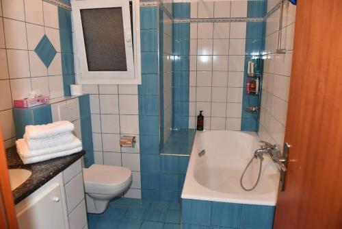 Spacious apartment next to Arch View of Philippi Spacious apartment next to Arch View of Philippi