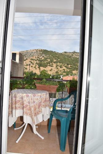 Spacious apartment next to Arch View of Philippi Spacious apartment next to Arch View of Philippi