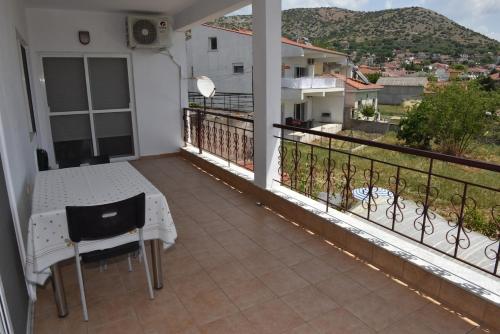 Spacious apartment next to Arch View of Philippi Spacious apartment next to Arch View of Philippi