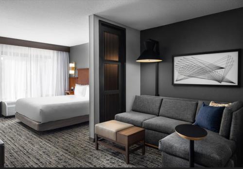 King Room with Sofa Bed and Accessible Tub - Disability Access