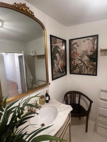 Historic Apartment near the Castle, 5 min from train station, Edinburgh (fotografie 11)