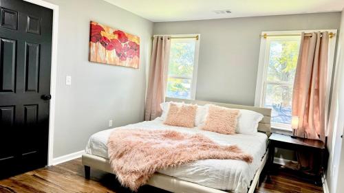 Epic Retreat at Mystic Falls 5 Bedrooms 3 Baths