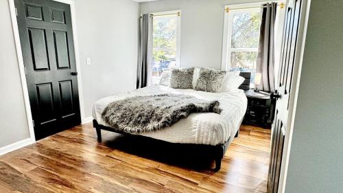 Epic Retreat at Mystic Falls 5 Bedrooms 3 Baths