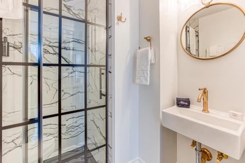 Doctor Sax House - Hotel - Lenox