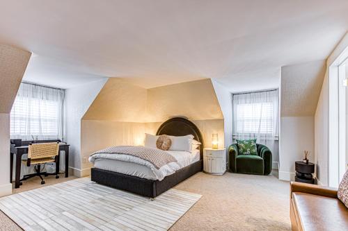 Doctor Sax House in 萊諾克斯市中心