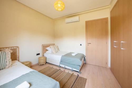 Trois chambres et Jardin Prive a Prestigia - image 4