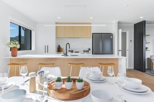 Luxury, Modern with King Bed and Views- By KOSH BNB, Hamilton (fotografie 7)