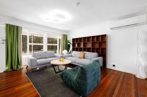 Best Value 4Beds Home Near Shops, Cafes and Forest