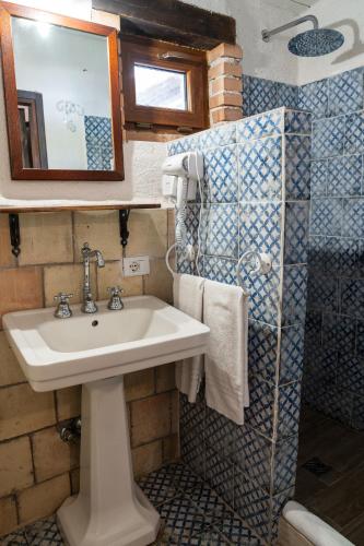 Executive Single Room with Bathroom image 5