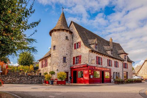 . Demeures & Châteaux Auberge de la Tour - Hôtel & Restaurants - Marcolès Auvergne