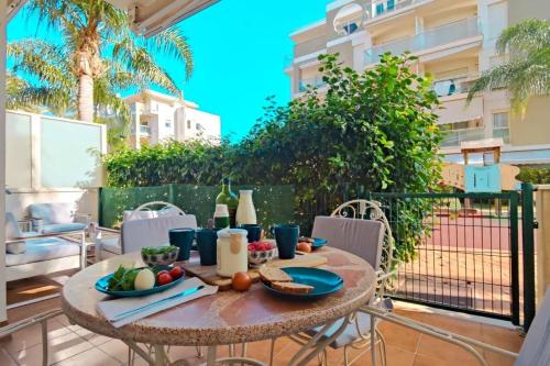 Balcony/terrace, Blue Dream by Edeal HOMES in Santa Paula