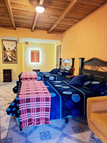 4 twin beds