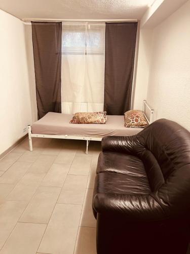 4 bedrooms, 5 beds