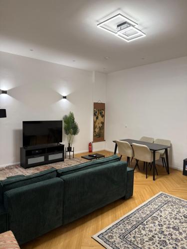 Rockchair - NB20 Cozy Apartment in Friedrichshain Ostkreuz, Berlino (foto 3)