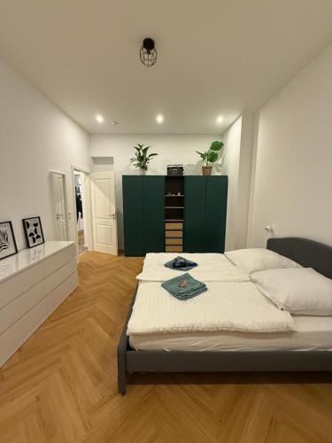 Rockchair - NB20 Cozy Apartment in Friedrichshain Ostkreuz, Berlino (foto 6)