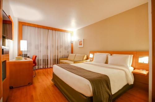 Executive Double Room with Sofa Bed image 3