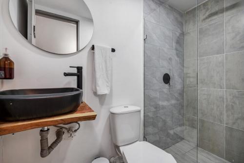 NOWA Gaira Apt Provenza Walkable Area, AC & Balcony facing KarolG club, Medellín (zdjęcie 6)