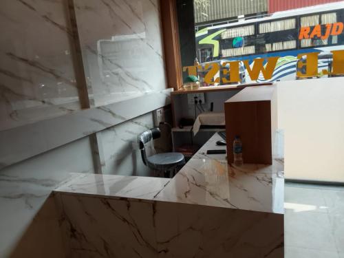Lobby, Hotel Le West Near Exhibition Center in Goregaon