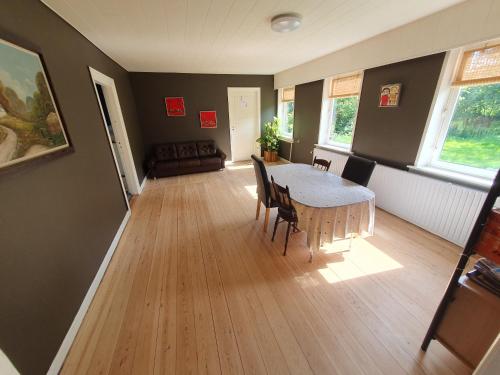 gedeelde lounge/tv-ruimte, Nordborg Værelser Hejnsvi in Hejnsvig