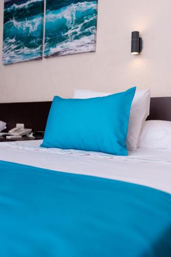 2 double beds