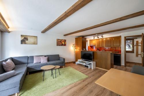 Half chalet with garden & balcony - 2' to Ski bus, Laax (Foto 10)
