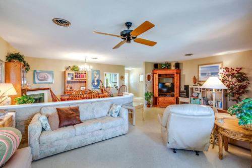 Spacious Home with Yard - half Mi to Ormond Beach! in Ormond Beach, USA