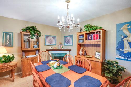 Spacious Home with Yard - half Mi to Ormond Beach! in Ormond Beach, USA