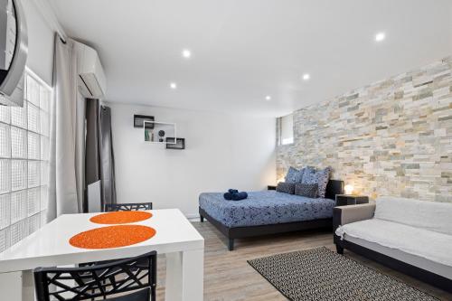 Nice Renting - PENCHIENATTI - Chic & Modern Urban Pearl Massena Old Nice, Nice