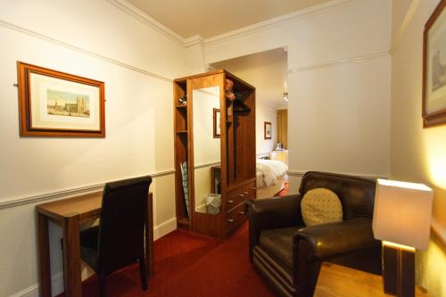 Morgan Hotel - image 12