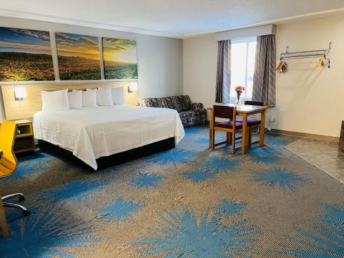 Days Inn by Wyndham Jamestown