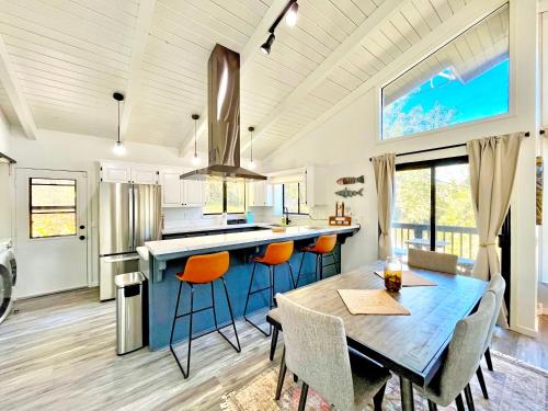 Iekārtas, Modern Yosemite Cabin, 15min Bass Lake, Sleeps 8 in Avanī (CA)