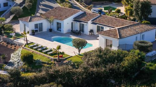 Superbe Villa avec vue mer sur baie de Cannes gîte à louer Bois de Callian