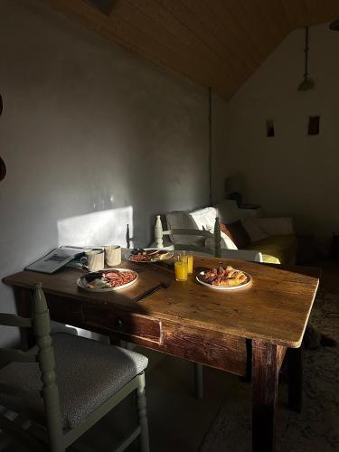 Cosy Couples Retreat at THE COOP with Hot Tub in Kilkeel