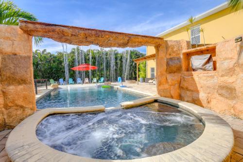Pool and Spa Spacious Port St Lucie Villa!